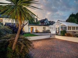 The Cottage - Characterful, coastal family home with new hot tub, hotel in Dawlish