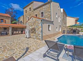 Lovely Home In Smarje With Heated Swimming Pool, hotel in Šmarje