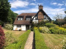 The Game Keepers Cottage, holiday home in Welwyn