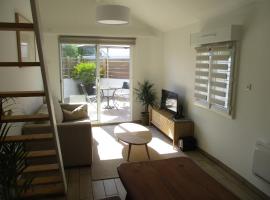 Petite maison à deux pas du centre et des plages, hôtel à Quiberon