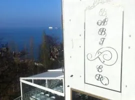 Bab-i Zer Hotel