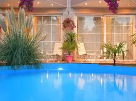 Aloha Apartments with pool