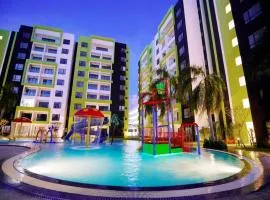 HOMESTAY COMFY CONDO with Waterpark, Pool, Playground & Gym