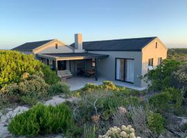 402 in Romansbaai - with solar power, hotel in Gansbaai