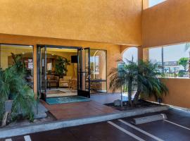 Quality Inn & Suites Westminster Seal Beach, хотел в Уестминстър