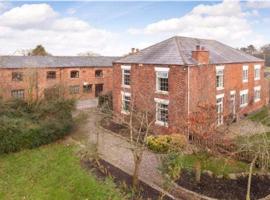 Hopley House, hotel with parking in Middlewich
