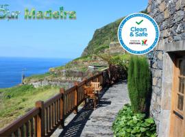 OurMadeira - Casa de Campo, countryside, landsted i Porto Moniz