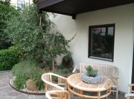 Pension Hauenstein, guest house in Lagundo