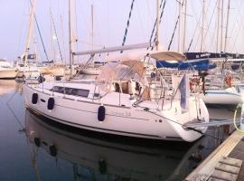 Boat & Sailing Torregrande Sinis Yachting, hotel i Oristano