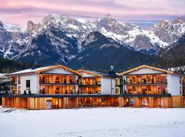 Wellness und Brunch Hotel MorgenZeit beheizter Naturpool mit Sandstrand Genuss Frühstück bis 13 Uhr Hochkönig Sommercard, plážový hotel v destinaci Maria Alm am Steinernen Meer