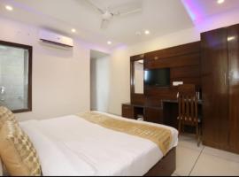 HOTEL SILVER PALM, hotel Csandígarhi repülőtér - IXC környékén Zirakpur városában