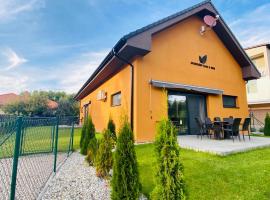 Apartmánové domy Kaja, Niko, Simi, cottage in Veľký Meder