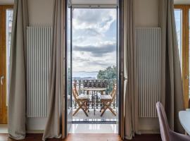 Olivo Apartment by Pris