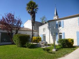 Gîtes de L'Eguille, maison de vacances à LʼÉguille