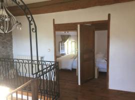 Authentique demeure, 6 ch, 12 couchages Semaine ou WE famille amis copains, holiday rental in Le Vivier