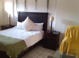 Self-catering 1Bedr cottage in Sandton with FREE WiFi, hotel em Joanesburgo