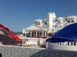 Hôtel Le Mediteraneen, hotel v destinaci Bou Aziz