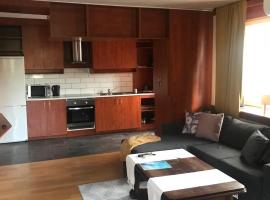 Lägenhet med 2 sovrum och uteplats, hotell i Oxie