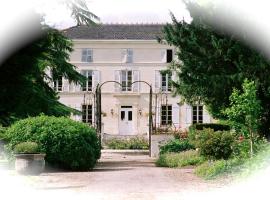 Chateau De Mesnac, maison d hote et gites, budgethotel i Mesnac