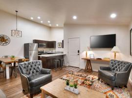 5J Top Floor RedCliff Condo, Pool & Hot Tub, hotel v destinaci Moab