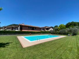 Casa Vacanze Giacomo Leopardi, hotel en Cavaion Veronese