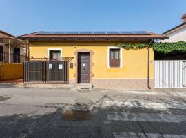 Appealing Villa in Villa San Giovanni with Garden, hotel di Villa San Giovanni