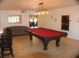 Tempe Escape with Heated Pool, Billiards & Firepit Fun