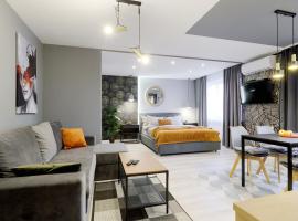 NEW APART Lesi Ukrainky Blvd and Olimpiyska and KRESHCHATYK and Manhattan City with parking, Hotel in Kiew