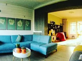 ZussEnzo - STOER FAMILIEHUIS - 18P - 5SLPK - GROTE TUIN - SAUNA - OFYR BBQ - HOMECINEMA - 15MIN MAASTRICHT