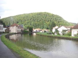Gîte du canal, готель у місті Lutzelbourg
