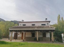 Casa Arroyomolinos-Planta Superior, hótel í Zahara de la Sierra