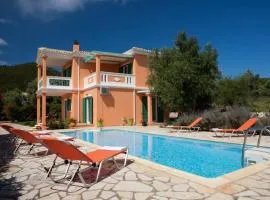 3 bedrooms villa with private pool and enclosed garden at Lefkada 2 km away from the beach
