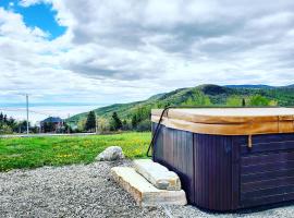 Maison Accueillante - Spa, fleuve et montagnes!, hôtel à Petite-Rivière-Saint-François