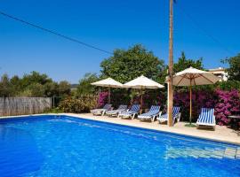 4 bedrooms villa with private pool enclosed garden and wifi at Sant Miquel de Balansat 5 km away from the beach, struttura a Sant Miquel de Balansat