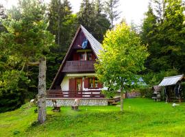 Wooden Cottage, hytte i Jesenice