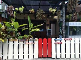 ALA Hostel – hostel w mieście Seminyak