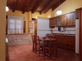 APARTAMENTOS MATARRANYA, hotel Valderrobresben