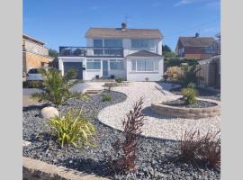 Detached House with Panoramic Sea Views, golf hotel in Cromer