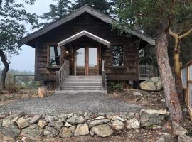 Little Refuge in town, vacation home in Eastsound