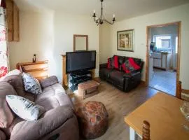 Charming terraced cottage close to Alton Towers
