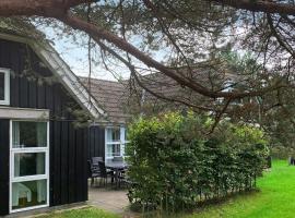 10 person holiday home in Bl vand, beach rental in Blåvand