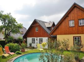Penzion v chaloupce, hotel met zwembaden in Rychnov nad Kněžnou