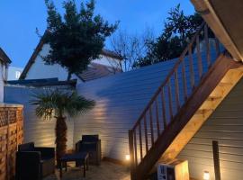 GITE SAINTE MARIE MADELEINE DOMONT 7 PERSONNES, non adapté aux PMR, hôtel à Domont