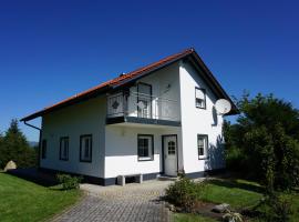 Ferienhaus Englburg in absolut ruhiger Lage, hotel with parking in Tittling