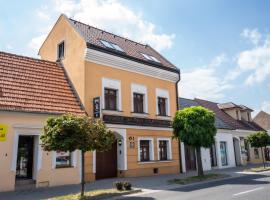 Penzión pod kláštorom, hotel en Pezinok