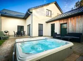 FLEESENTRAUM Villa Silbermöwe - Luxushaus - Ideal für Familien - Whirlpool Sauna Kamin Garten - Hunde willkommen!