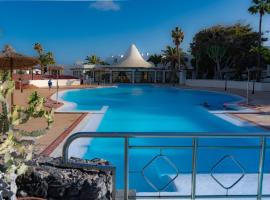 House first line of the sea, hotel in Costa Teguise