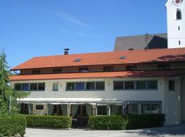 Gasthaus Kellerer, hotel com estacionamento em Raubling