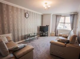 2 Bed Blackburn Village Apt With Wifi & Parking, икономичен хотел в Абърдийн