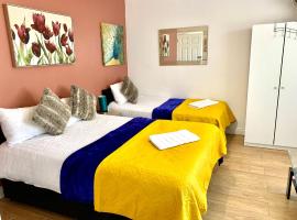 Ensuite Apartment with small Kitchenette, Private Bathroom and Parking, hotel en Ilford